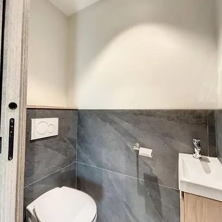 Brp Center, Floor Luxurious Ii, 4 Bedrooms+3 Bathrooms *