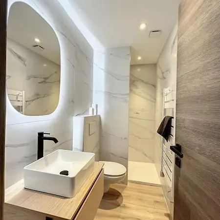 Brp Center, Floor Luxurious Ii, 4 Bedrooms+3 Bathrooms *