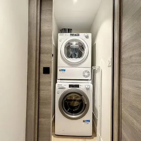 Brp Center, Floor Luxurious Ii, 4 Bedrooms+3 Bathrooms Appartement *