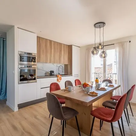 Brp Center, Floor Luxurious Ii, 4 Bedrooms+3 Bathrooms Appartement