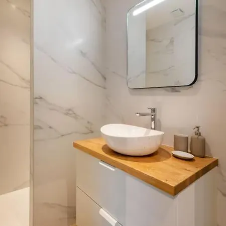Brp Center, Floor Luxurious Ii, 4 Bedrooms+3 Bathrooms アパート *